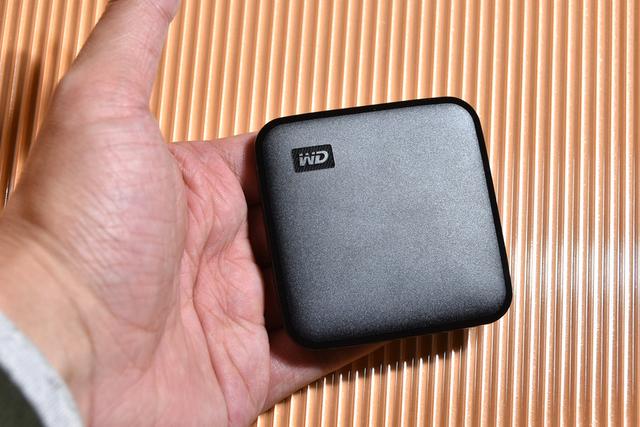 好小巧的SSD！WD Elements SE 新元素移动固态硬盘评测-第5张图片-易维数码